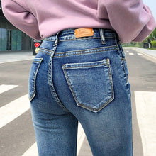 Load image into Gallery viewer, Classic Jeans Lady